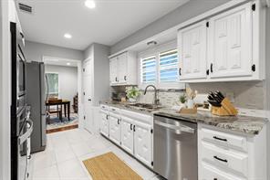 1809 Greenway Drive - Photo 16