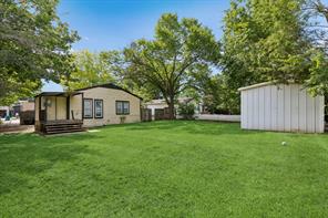 1120 S Pine Street - Photo 1