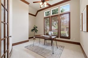 929 Lairds Lane - Photo 5
