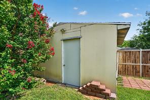 1502 Meadow Glen Street - Photo 31