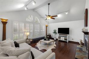 1317 Elk Grove Drive - Photo 3
