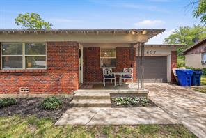 807 Elizabeth Boulevard - Photo 3