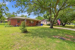 807 Elizabeth Boulevard - Photo 4