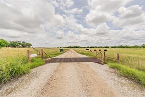 1174 Pioneer Road - Photo 1