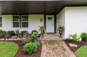 325 Sunset Boulevard - Photo 1
