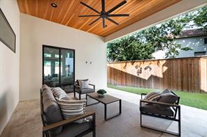 8730 Rexford Drive - Photo 40