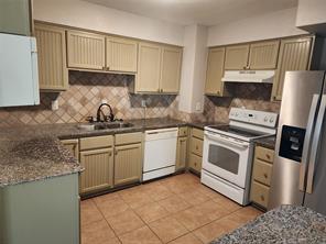 808 Howell Drive - Photo 4