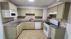 808 Howell Drive - Photo 5