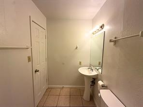 807 W Walnut Street - Photo 16
