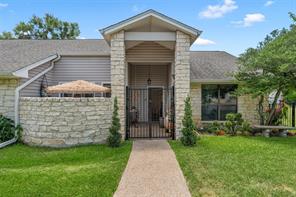 2812 Chimney Hill Drive - Photo 3