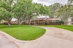 607 N Parkridge Drive - Photo 1