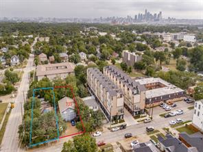 739 W 10th Street - Photo 1