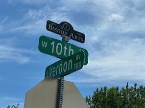 739 W 10th Street - Photo 2