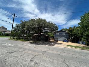 739 W 10th Street - Photo 9