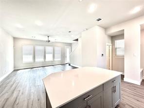 1830 NE Green Oaks Boulevard - Photo 7