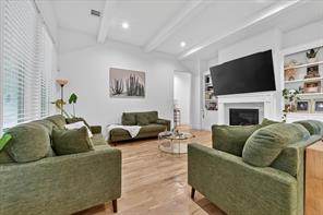 1124 Mountain View Drive - Photo 3