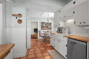 2514 Colcord Avenue - Photo 9