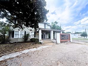 806 W 7th Avenue - Photo 1