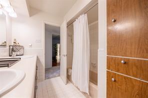 6027 E University Boulevard - Photo 14