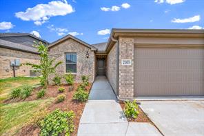 2103 Redwood - Photo 1