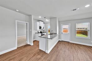 2103 Redwood - Photo 6