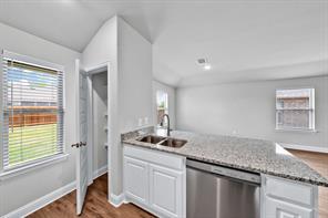 2103 Redwood - Photo 9
