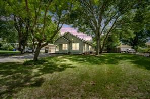 1312 Park Drive - Photo 2