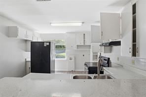 1029 Usher Street - Photo 16