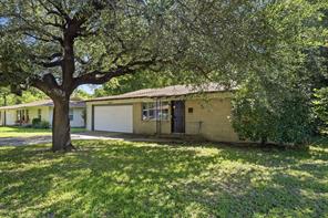 1029 Usher Street - Photo 2