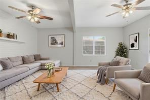 1029 Usher Street - Photo 4