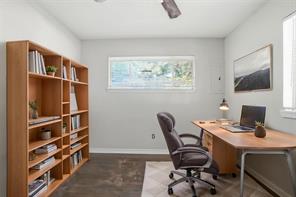 1029 Usher Street - Photo 5