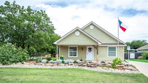 206 W Oak - Photo 1