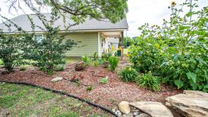 206 W Oak - Photo 3