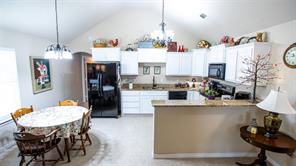 206 W Oak - Photo 7