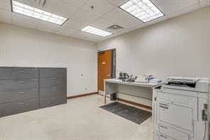 3500 Noble Avenue - Photo 20