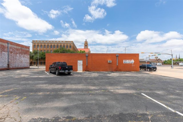 1241 N 3rd Street