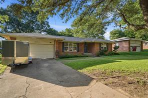 1411 Robin Drive - Photo 2