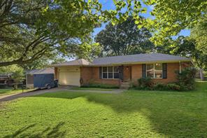 1411 Robin Drive - Photo 3