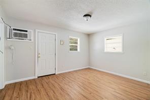 401 S Donoho Street - Photo 12