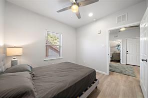 808 Sealy Avenue - Photo 14