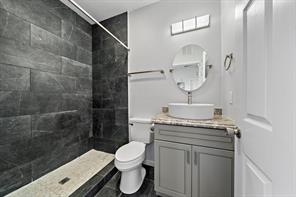 808 Sealy Avenue - Photo 15