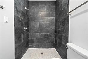 808 Sealy Avenue - Photo 16
