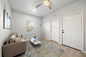 808 Sealy Avenue - Photo 4
