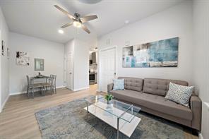 808 Sealy Avenue - Photo 5