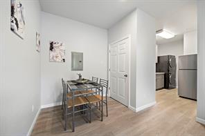 808 Sealy Avenue - Photo 9
