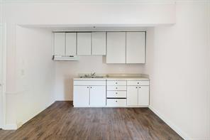 700 S Donoho Street - Photo 9