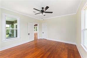 709 Avenue H - Photo 13