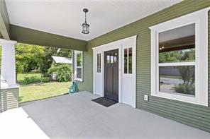 709 Avenue H - Photo 3