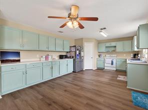 2405 Chestnut Drive - Photo 10