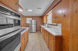 601 John Street - Photo 12